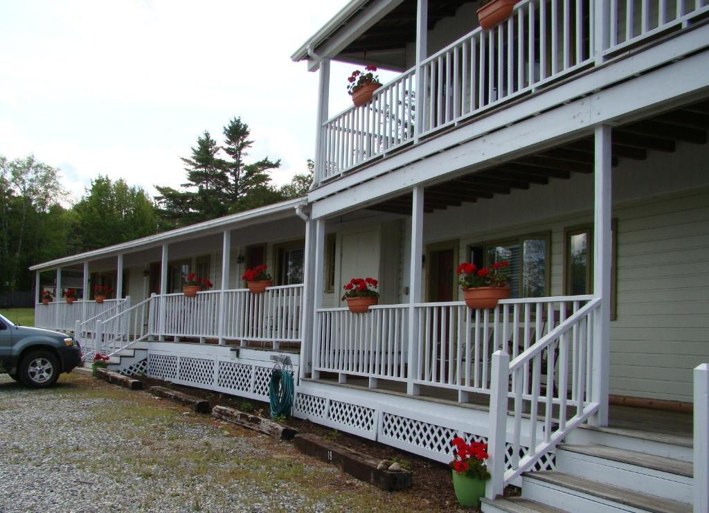 Bay Leaf Cottages & Bistro Линкольнвилл Экстерьер фото