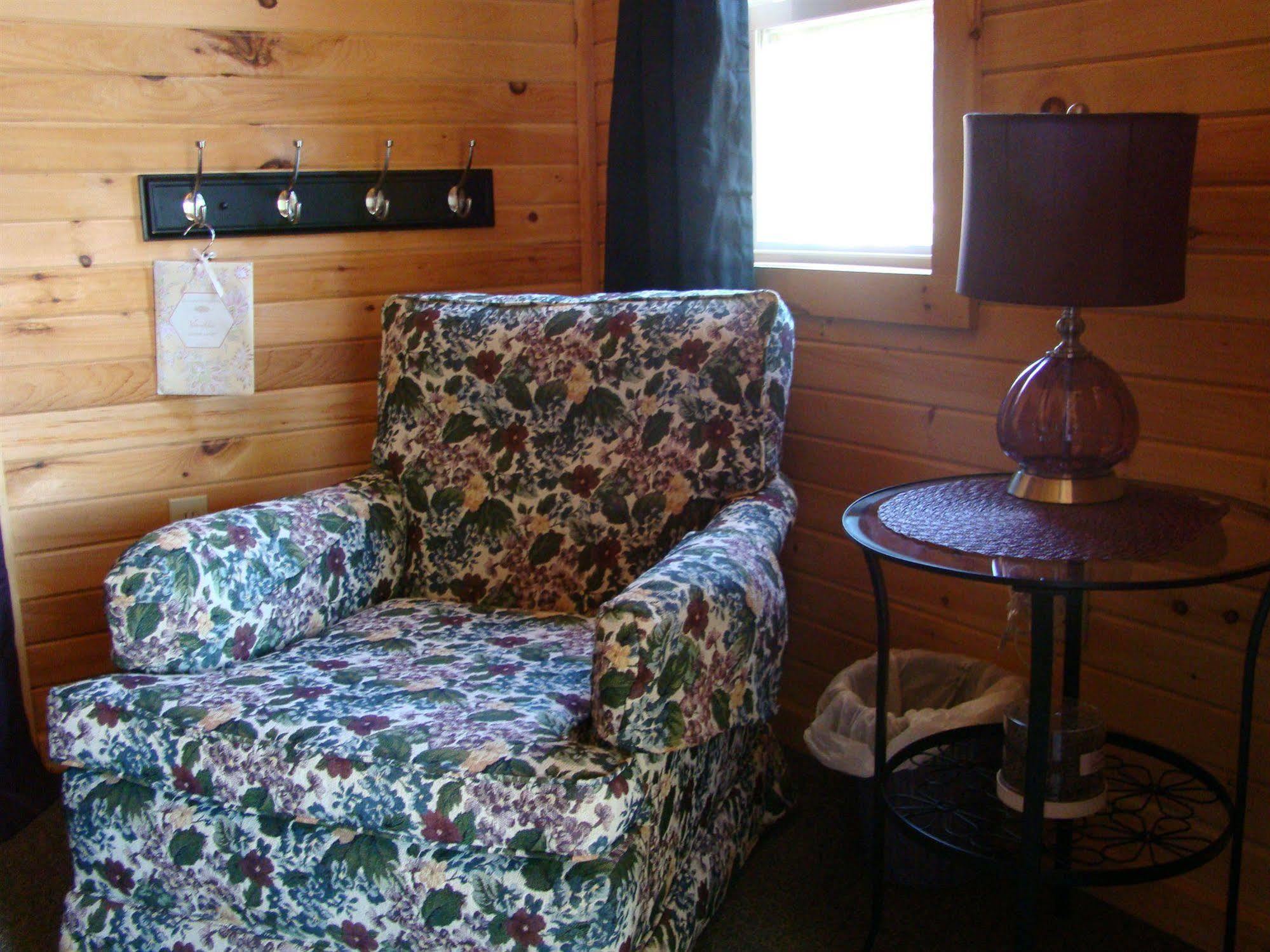 Bay Leaf Cottages & Bistro Линкольнвилл Экстерьер фото
